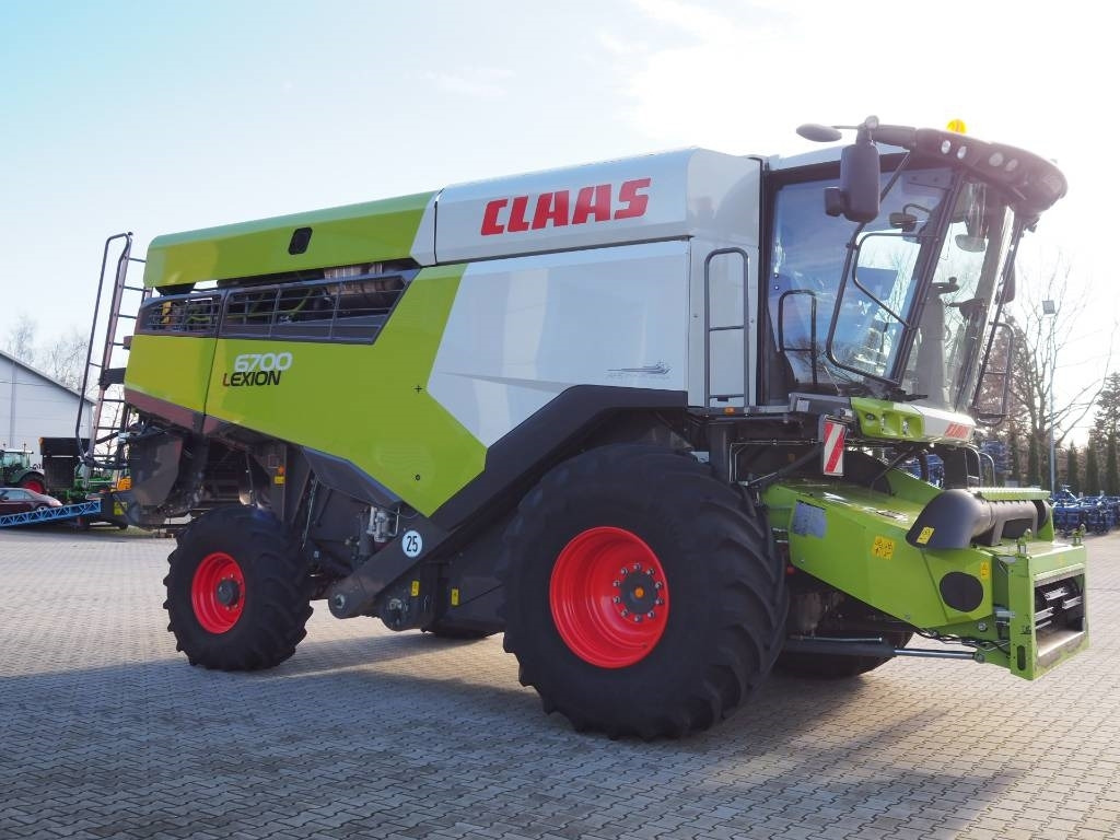 Claas Lexion 6700 + V930 - Mejetærsker: billede 4 Claas Lexion 6700 + V930 - Mejetærsker: billede 4