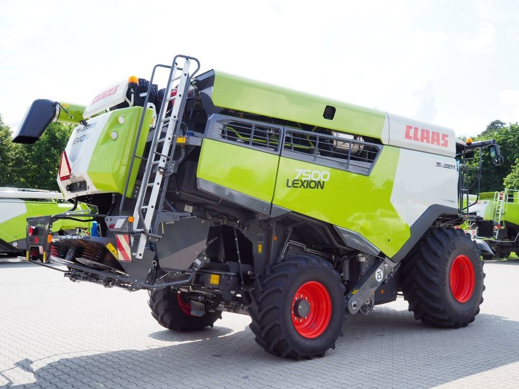 Claas Lexion 7500 + V930 - Mejetærsker: billede 3 Claas Lexion 7500 + V930 - Mejetærsker: billede 3