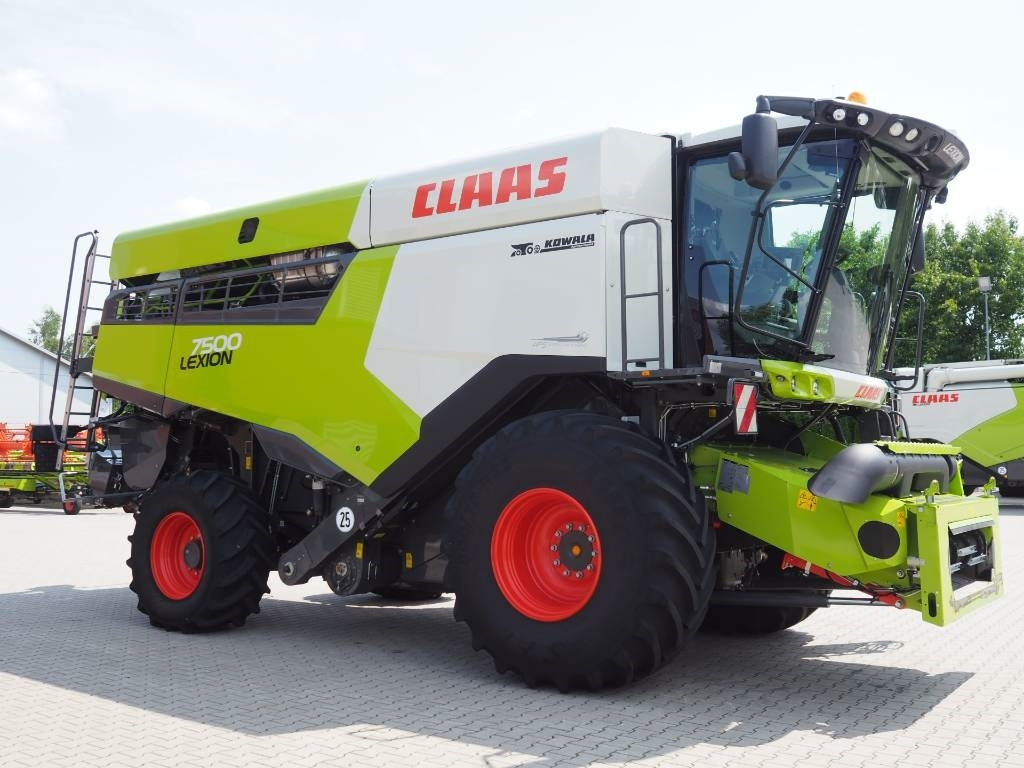 Claas Lexion 7500 + V930 - Mejetærsker: billede 4 Claas Lexion 7500 + V930 - Mejetærsker: billede 4