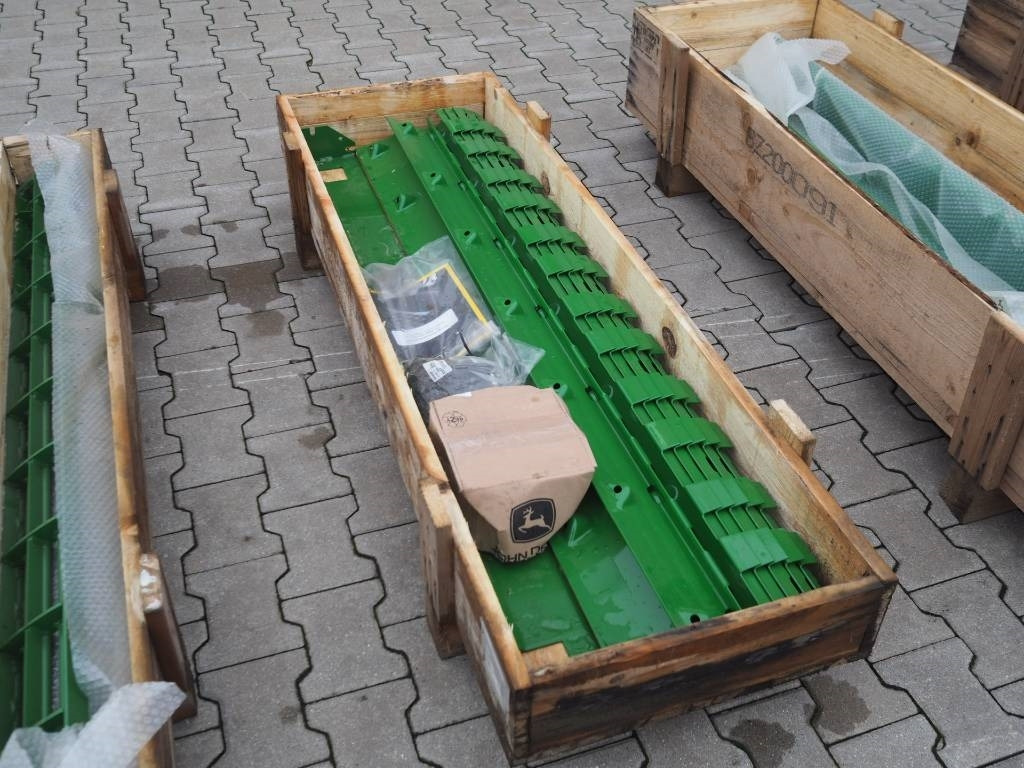 John Deere T660, T670 retrofit kit on corn - Høstmaskiner tilbehør: billede 4 John Deere T660, T670 retrofit kit on corn - Høstmaskiner tilbehør: billede 4