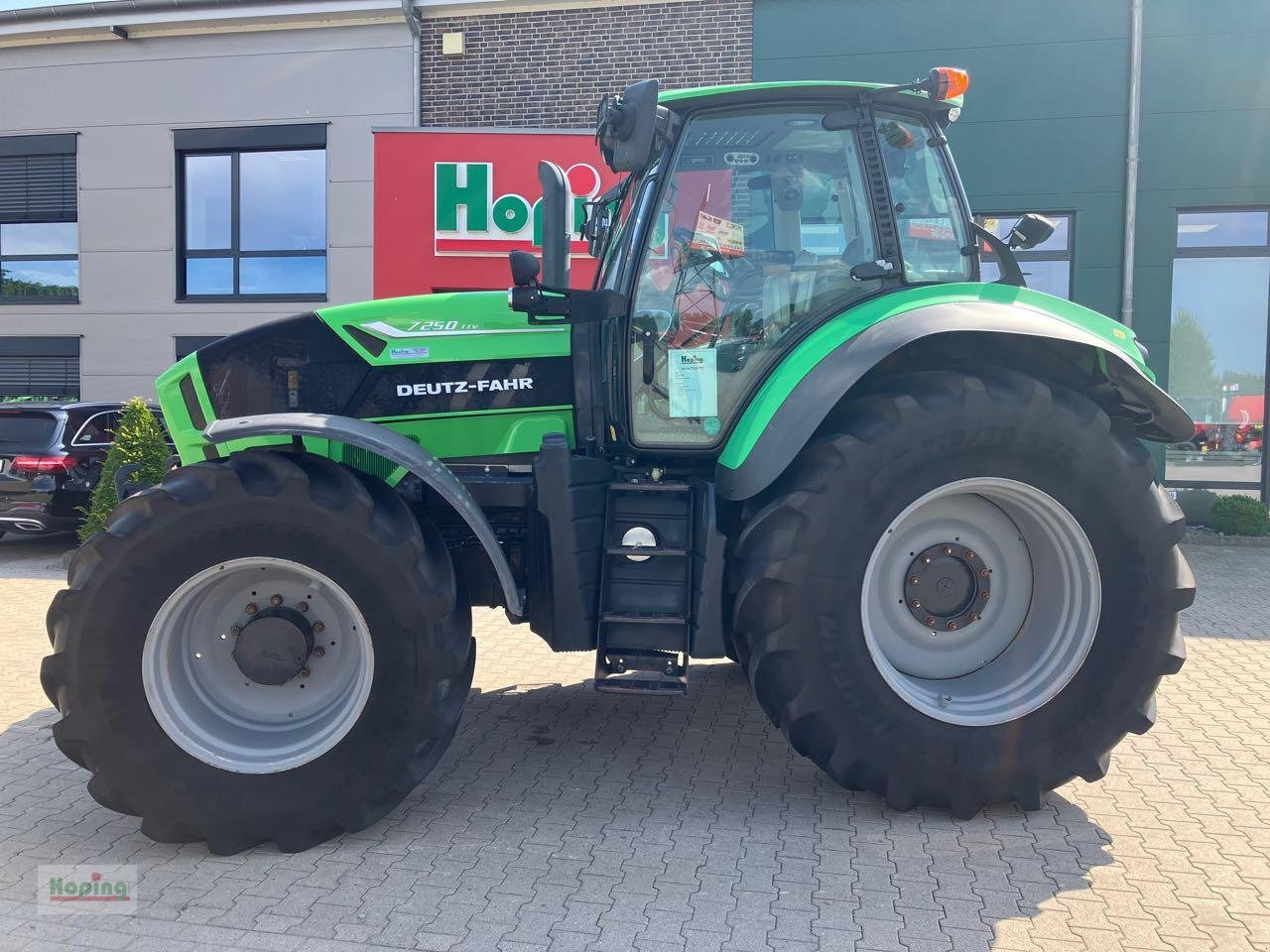 Deutz-Fahr 7250 Agrotron TTV - Traktor: billede 4 Deutz-Fahr 7250 Agrotron TTV - Traktor: billede 4