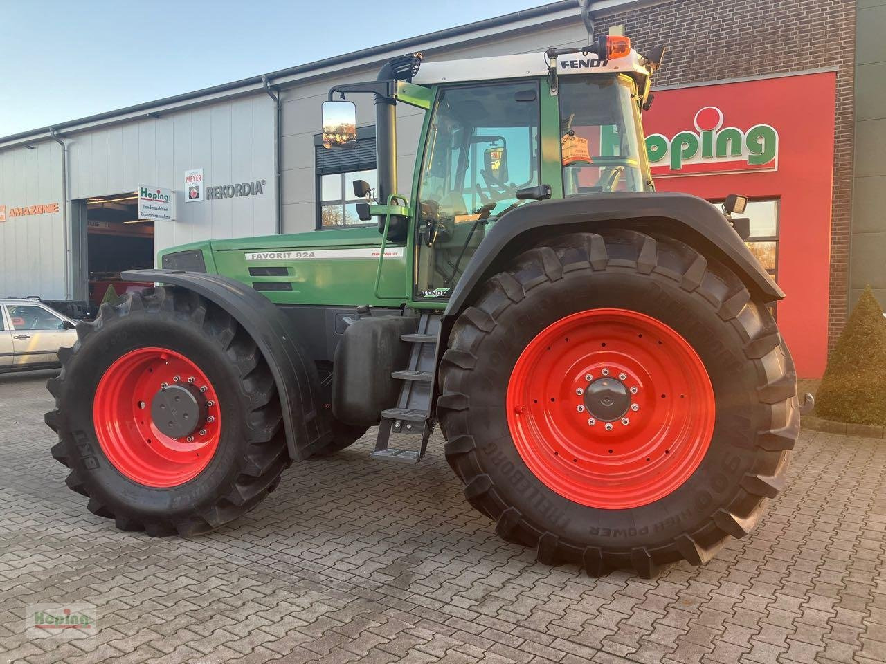 Fendt 824 - Traktor: billede 2 Fendt 824 - Traktor: billede 2