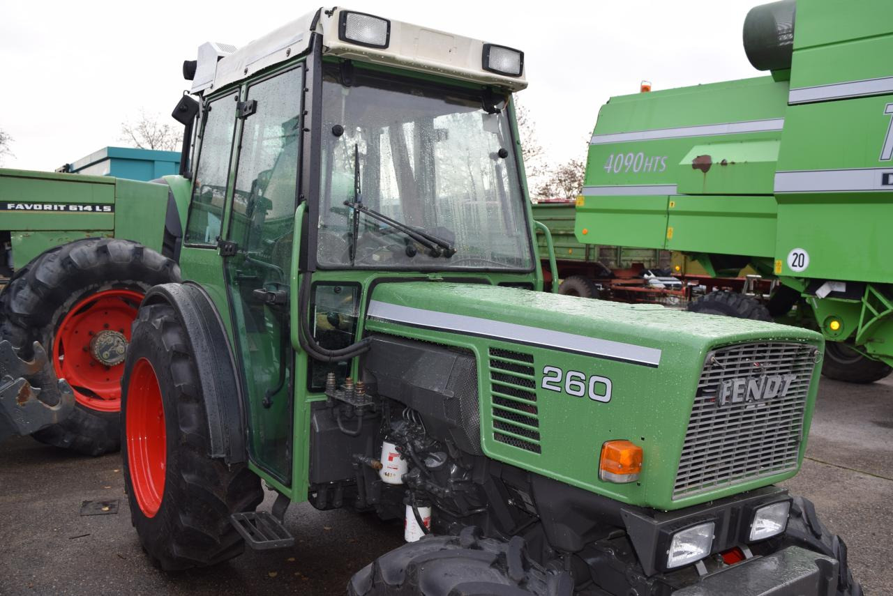 Fendt Farmer 260 V *Schmalspur* - Traktor: billede 2 Fendt Farmer 260 V *Schmalspur* - Traktor: billede 2
