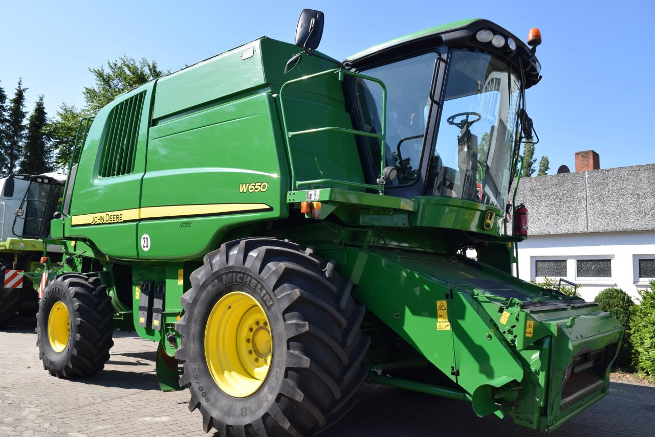 John Deere W 650 - Mejetærsker: billede 1 John Deere W 650 - Mejetærsker: billede 1