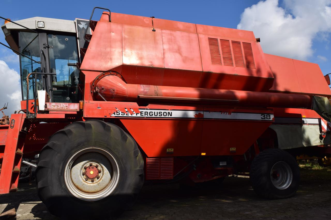 Massey Ferguson MF 38 - Mejetærsker: billede 3 Massey Ferguson MF 38 - Mejetærsker: billede 3