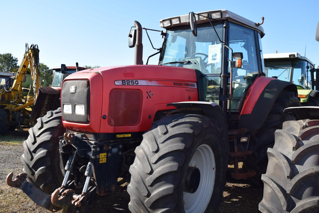 Massey Ferguson MF 8250 - Traktor: billede 2 Massey Ferguson MF 8250 - Traktor: billede 2