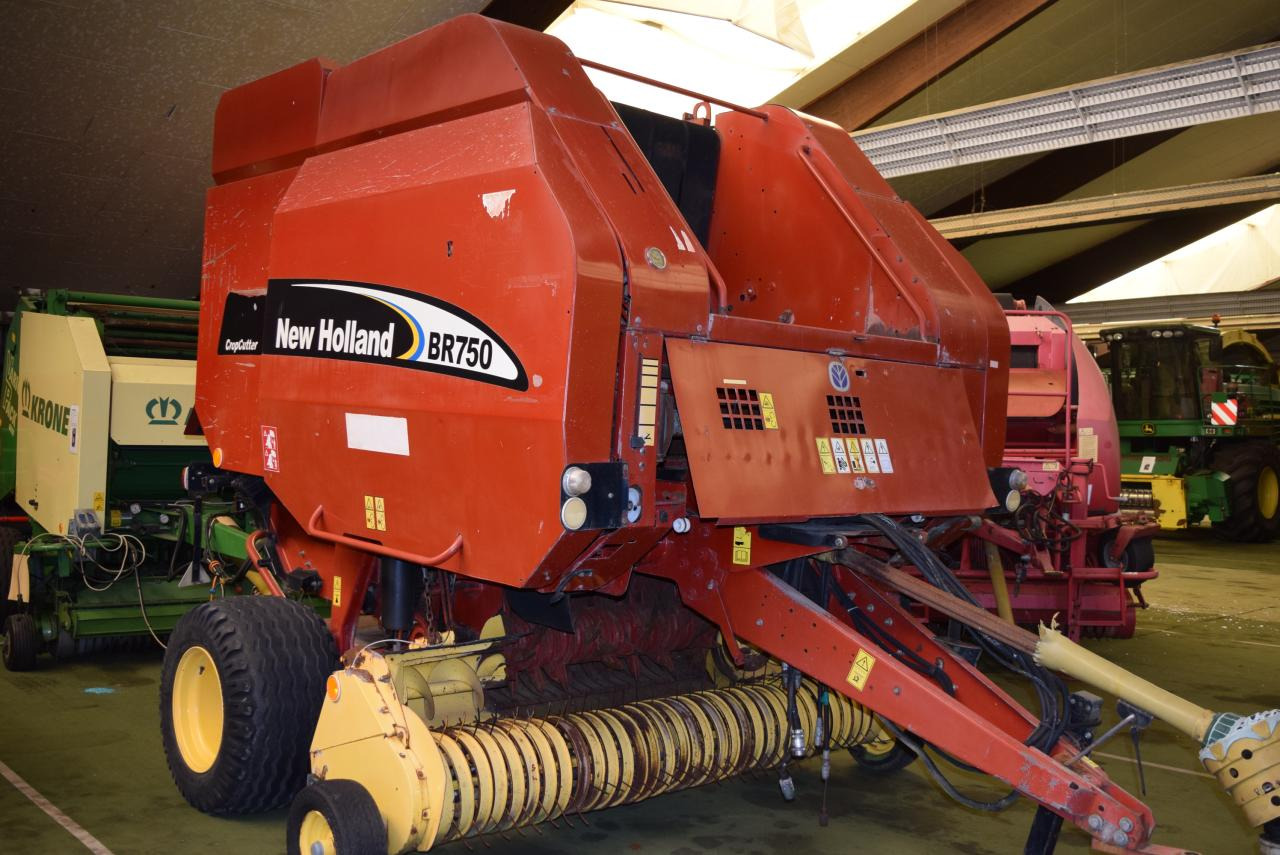 New Holland BR 750 CropCutter - Rundballepresse: billede 2 New Holland BR 750 CropCutter - Rundballepresse: billede 2