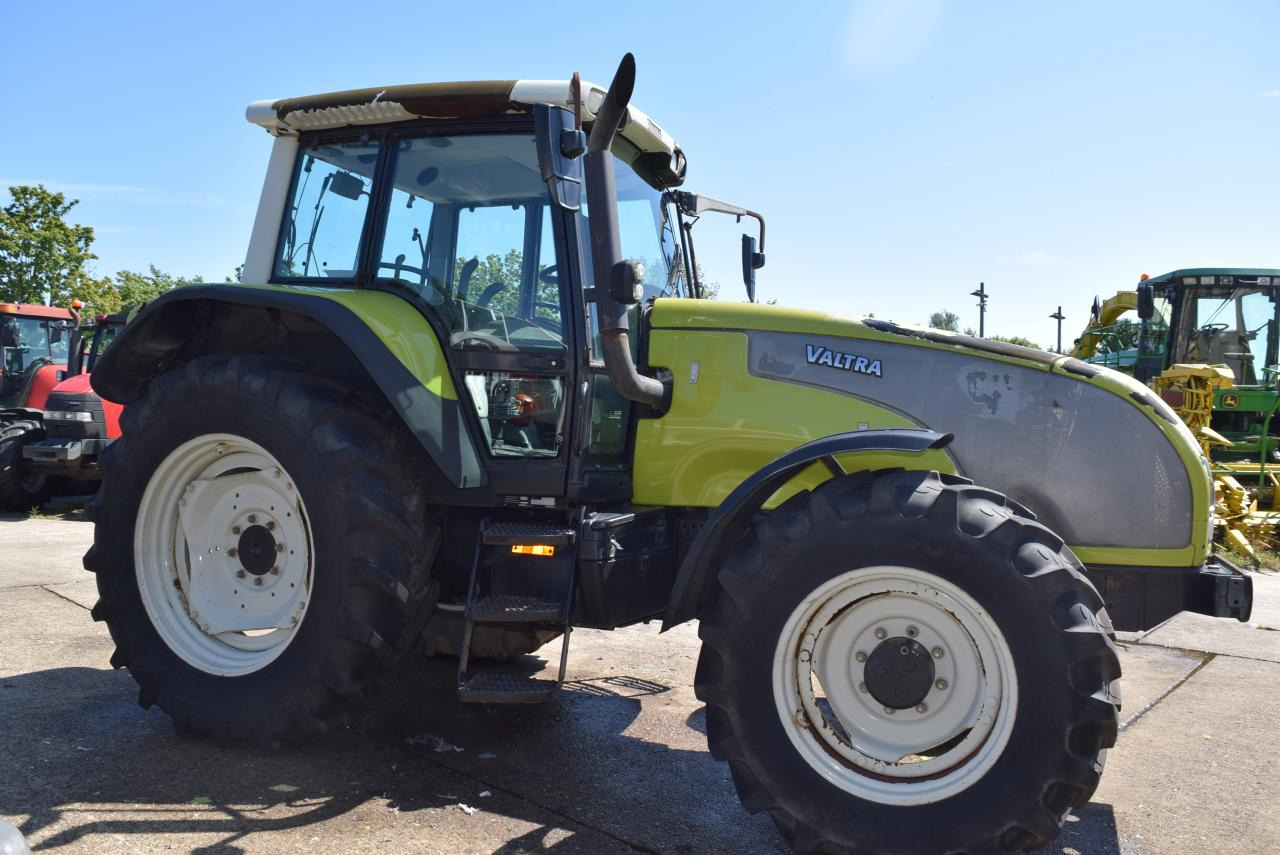 Valtra T120 - Traktor: billede 2 Valtra T120 - Traktor: billede 2
