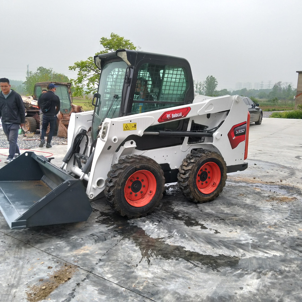 BOBCAT S550 - Skridstyret minilæsser: billede 2 BOBCAT S550 - Skridstyret minilæsser: billede 2