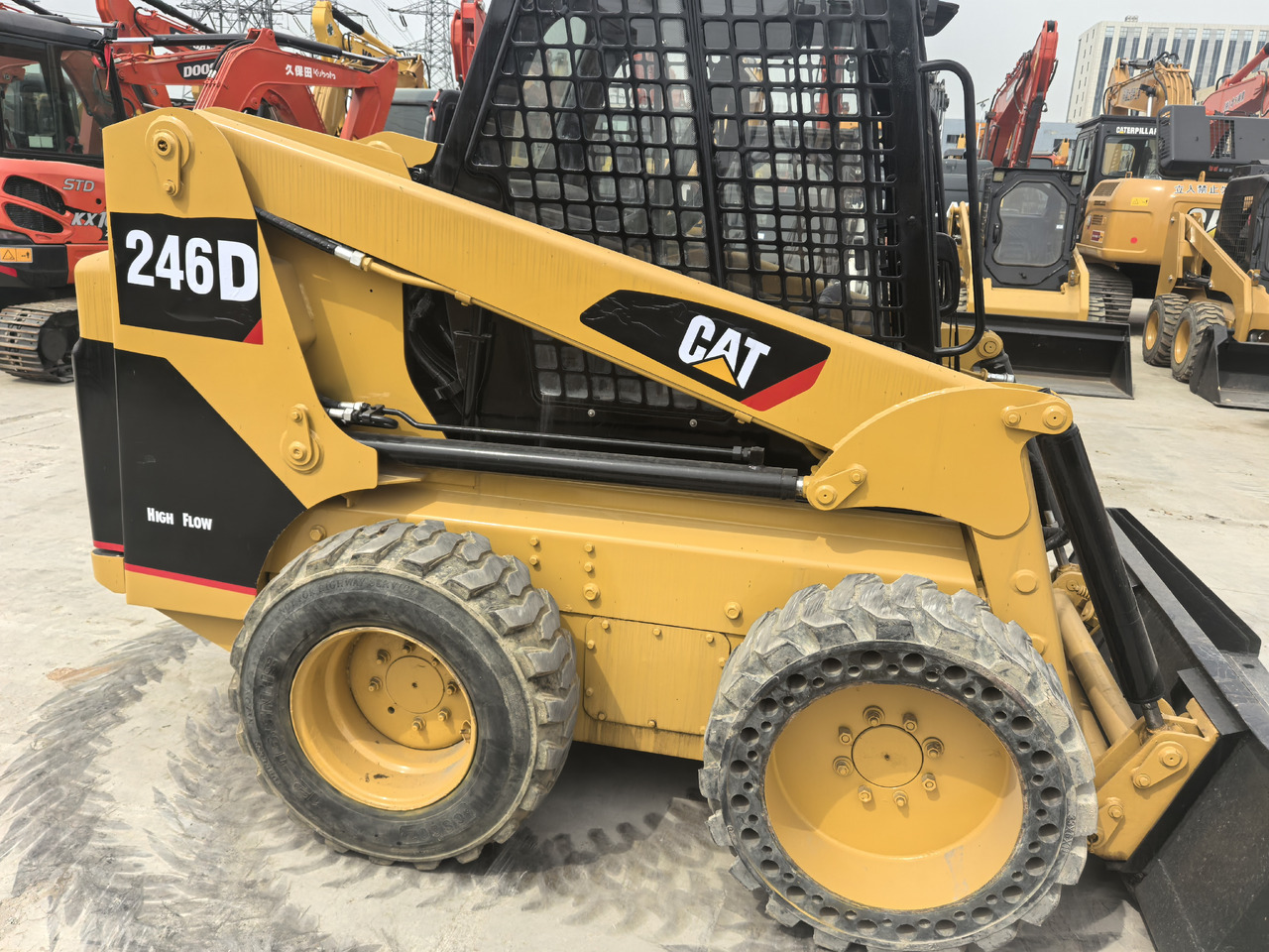 CAT 246D - Skridstyret minilæsser: billede 3 CAT 246D - Skridstyret minilæsser: billede 3