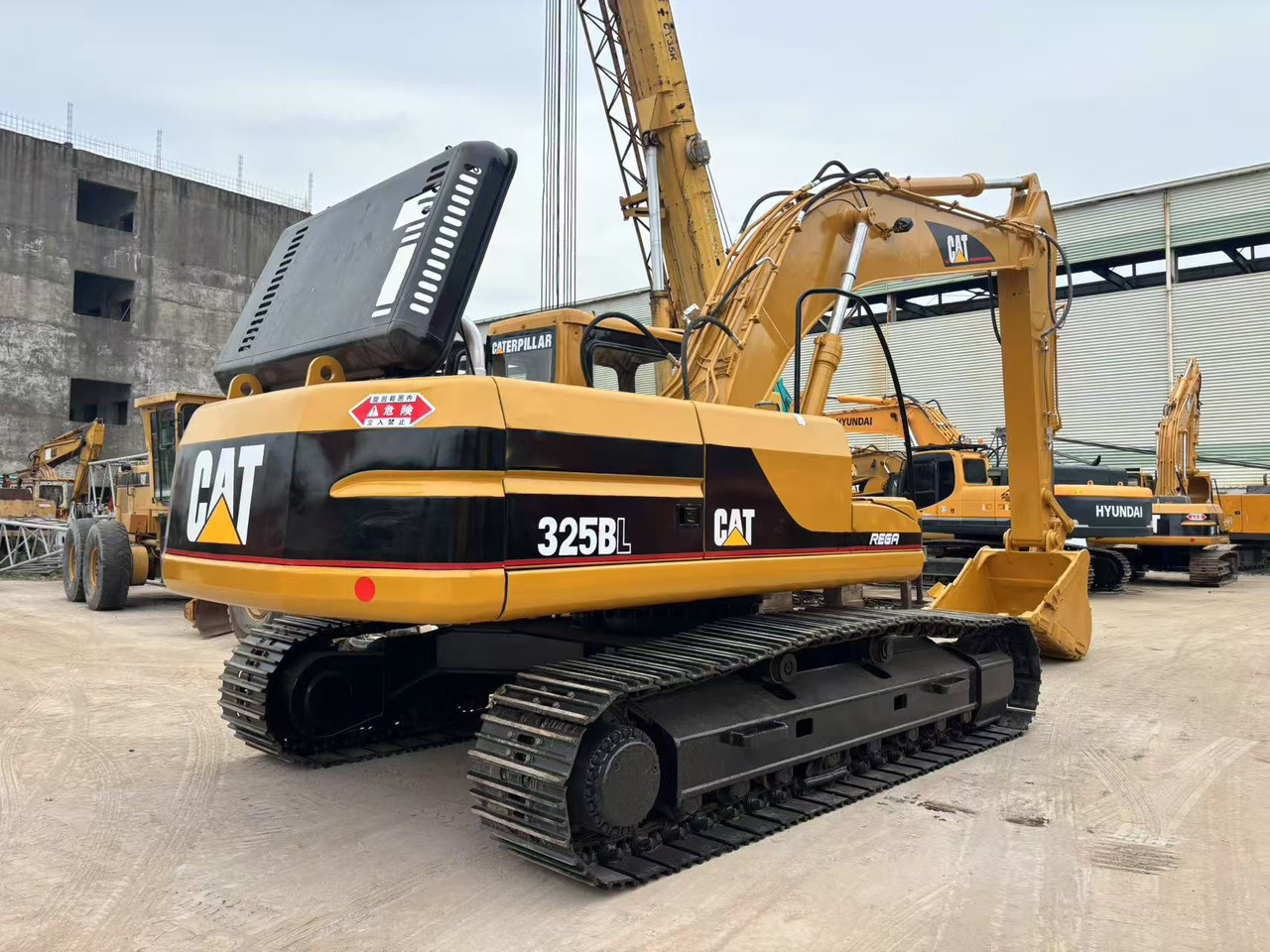 CATERPILLAR 325B - Bæltegravemaskine: billede 1 CATERPILLAR 325B - Bæltegravemaskine: billede 1