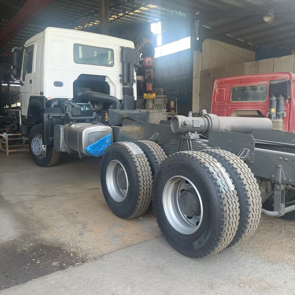 SINOTRUK HOWO - Entreprenørmaskin: billede 4 SINOTRUK HOWO - Entreprenørmaskin: billede 4