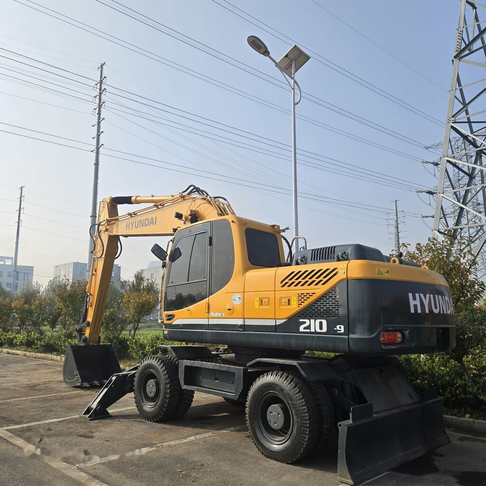 Hyundai R210W-9 - Hjulgravemaskine: billede 1 Hyundai R210W-9 - Hjulgravemaskine: billede 1