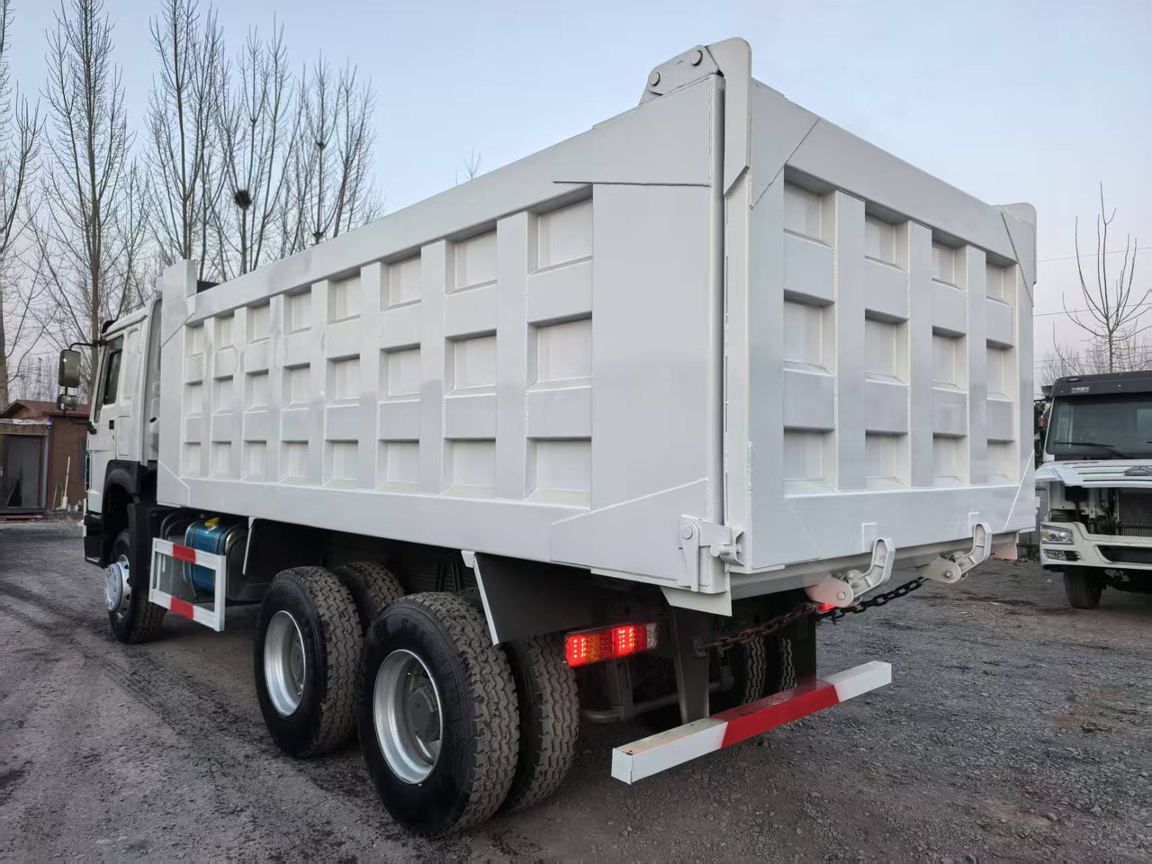 SINOTRUK Howo 6*4 - Tipvogn lastbil: billede 5 SINOTRUK Howo 6*4 - Tipvogn lastbil: billede 5