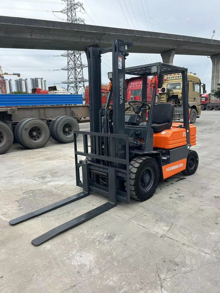 Toyota FD25 - Diesel gaffeltruck: billede 4 Toyota FD25 - Diesel gaffeltruck: billede 4