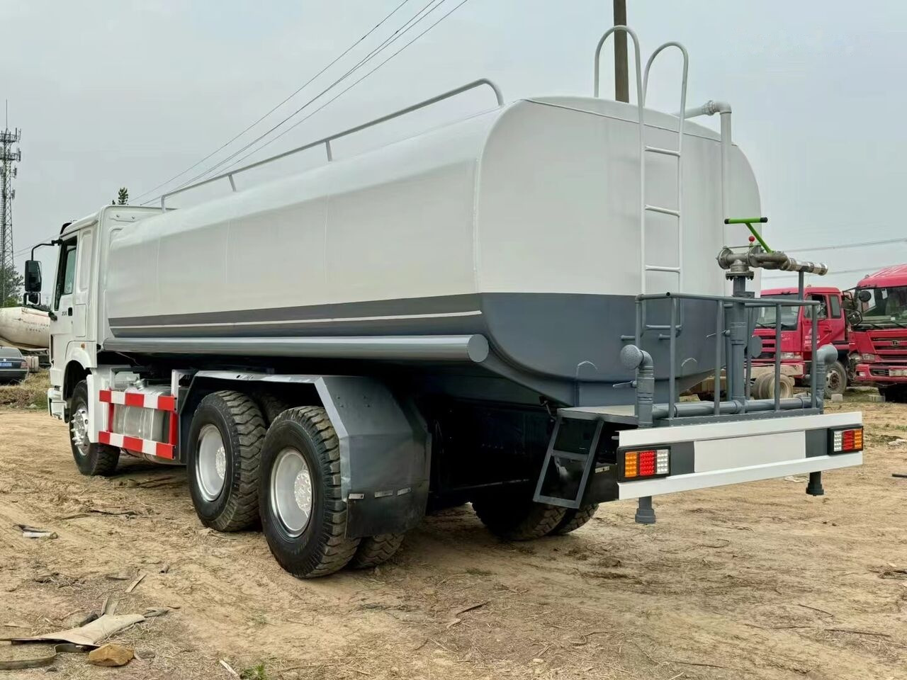 Sinotruk Howo 6*4 20cm³ - Utility/ Speciel maskine: billede 3 Sinotruk Howo 6*4 20cm³ - Utility/ Speciel maskine: billede 3