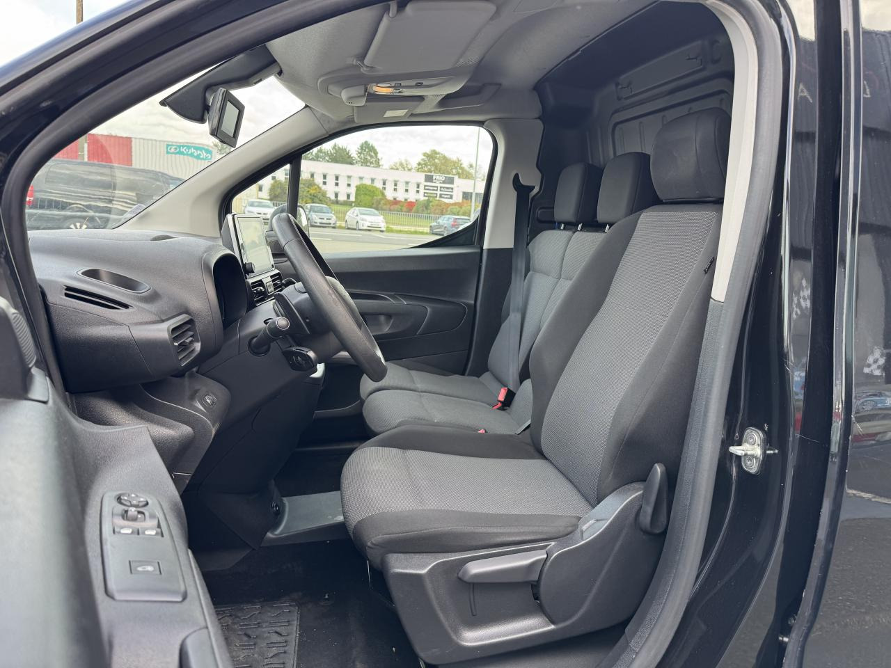 CITROEN Berlingo 1.5 BlueHDi S&S - 130 - BV EAT8  III FOURGON Fourgon M Driver 650 kg PHASE 1 - Varevogn: billede 4 CITROEN Berlingo 1.5 BlueHDi S&S - 130 - BV EAT8  III FOURGON Fourgon M Driver 650 kg PHASE 1 - Varevogn: billede 4