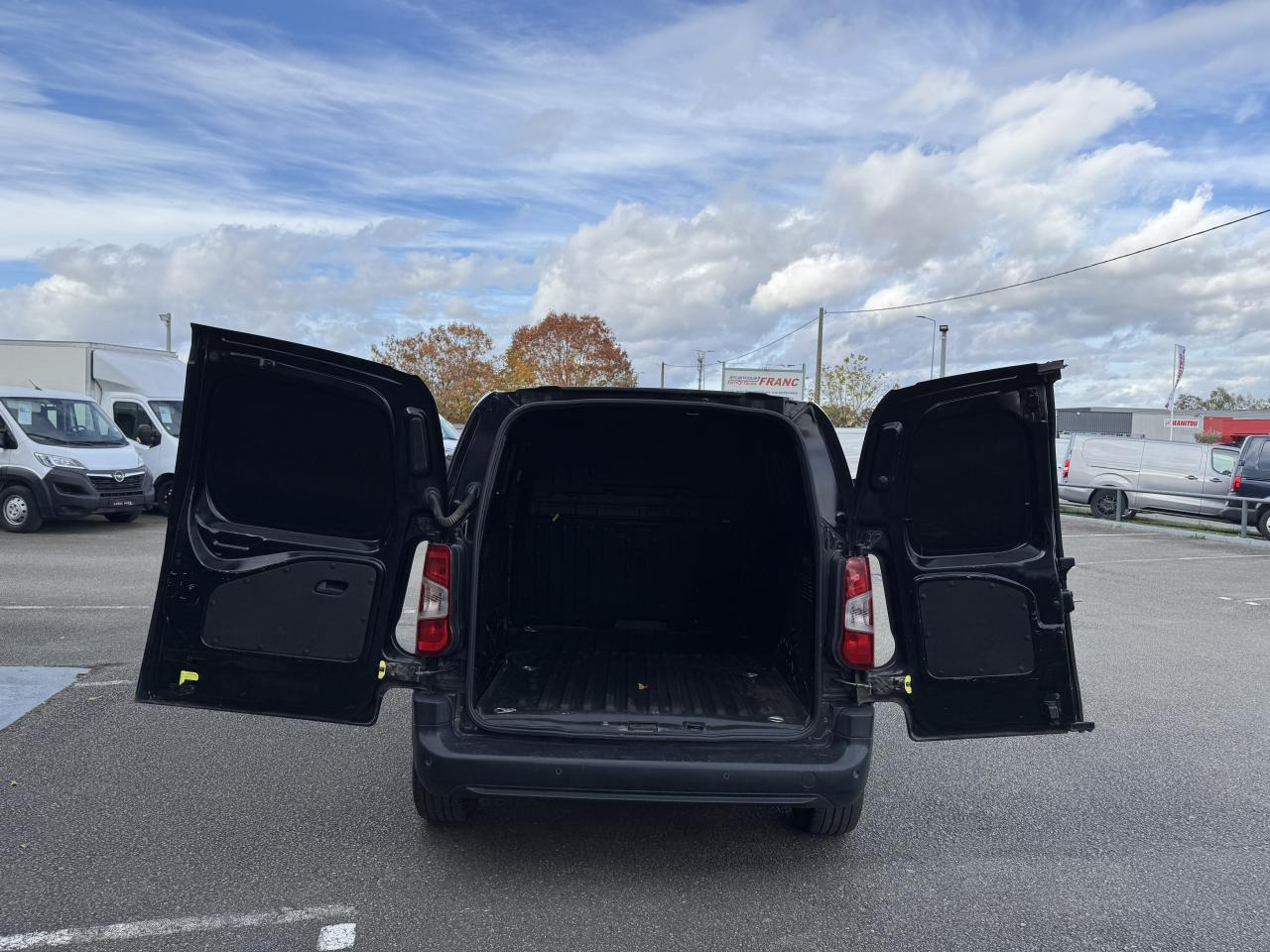 CITROEN Berlingo 1.5 BlueHDi S&S - 130 - BV EAT8  III FOURGON Fourgon M Driver 650 kg PHASE 1 - Varevogn: billede 2 CITROEN Berlingo 1.5 BlueHDi S&S - 130 - BV EAT8  III FOURGON Fourgon M Driver 650 kg PHASE 1 - Varevogn: billede 2