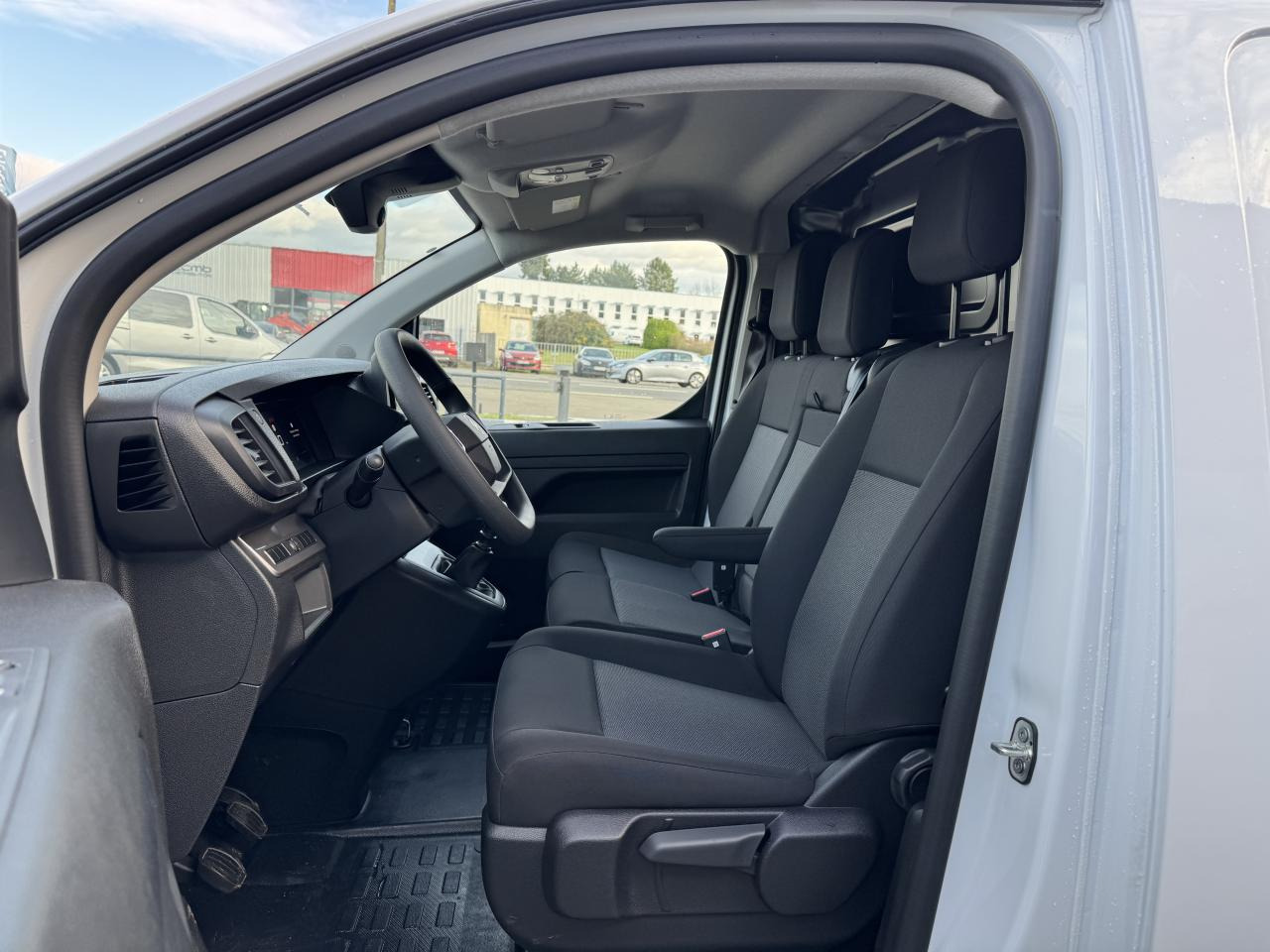 CITROEN Jumpy XL 2.0 BlueHDi - 145 S&S - BVM III FOURGON . PHASE 2 - Varevogn: billede 5 CITROEN Jumpy XL 2.0 BlueHDi - 145 S&S - BVM III FOURGON . PHASE 2 - Varevogn: billede 5