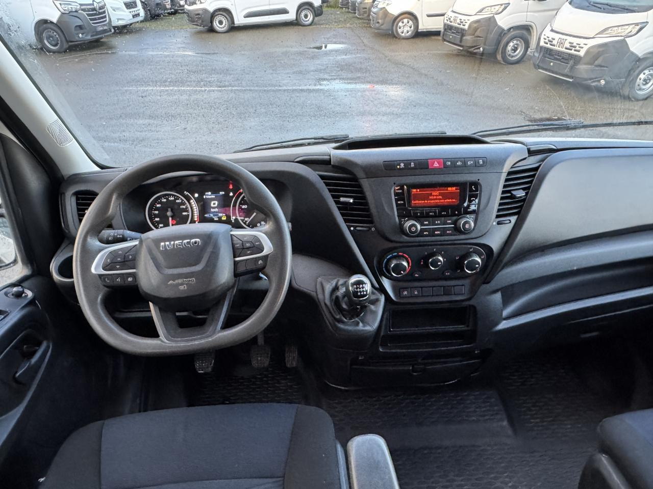 IVECO DAILY 35C14 BENNE COFFRE DOUBLE CABINE RJ 6 places - Ladbil med tip, Mandskabsbil: billede 4 IVECO DAILY 35C14 BENNE COFFRE DOUBLE CABINE RJ 6 places - Ladbil med tip, Mandskabsbil: billede 4