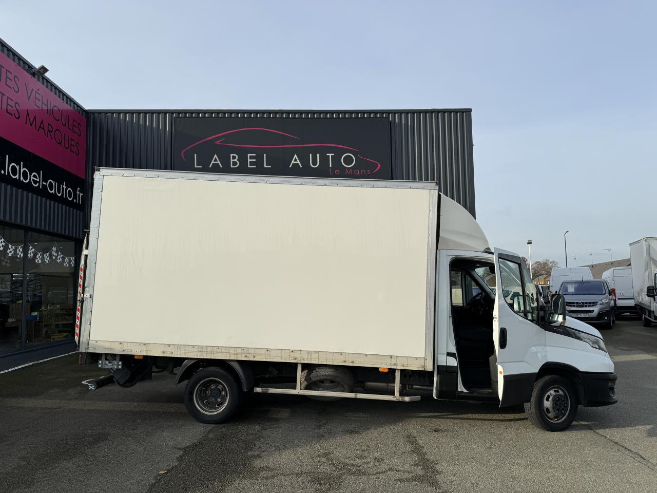 IVECO Daily 35 C 16H3.0 - BV Hi-Matic (Quad-Tor)  CHASSIS CABINE 2014 35C/35S Chassis cabine 35 C Epmt.4.1 - Varebil med kasse: billede 1 IVECO Daily 35 C 16H3.0 - BV Hi-Matic (Quad-Tor)  CHASSIS CABINE 2014 35C/35S Chassis cabine 35 C Epmt.4.1 - Varebil med kasse: billede 1