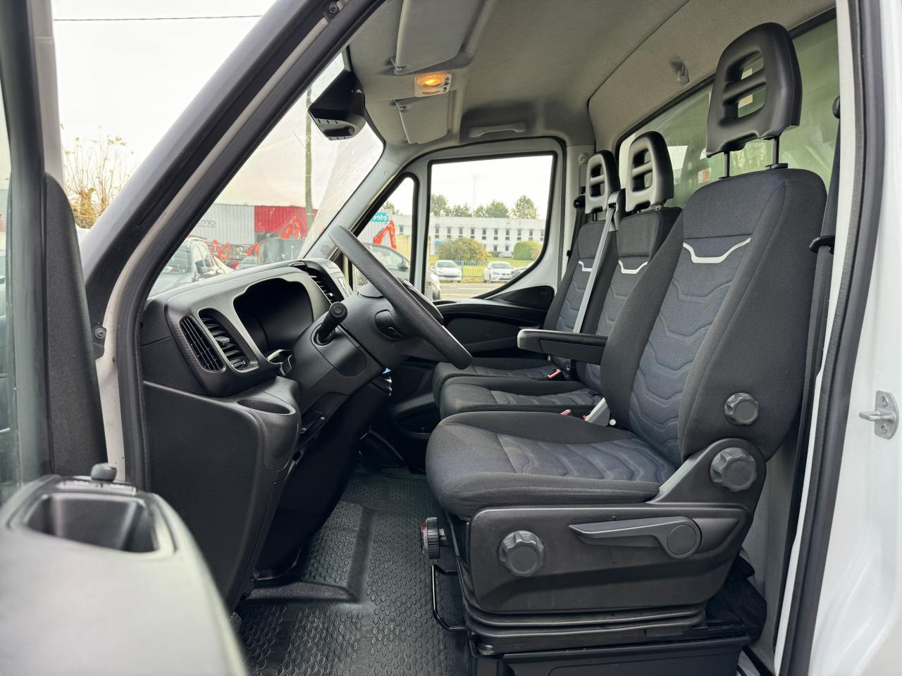 IVECO Daily 35 C 16H3.0 - BV Hi-Matic (Quad-Tor)  CHASSIS CABINE 2014 35C/35S Chassis cabine 35 C Epmt.4.1 - Varebil med kasse: billede 5 IVECO Daily 35 C 16H3.0 - BV Hi-Matic (Quad-Tor)  CHASSIS CABINE 2014 35C/35S Chassis cabine 35 C Epmt.4.1 - Varebil med kasse: billede 5