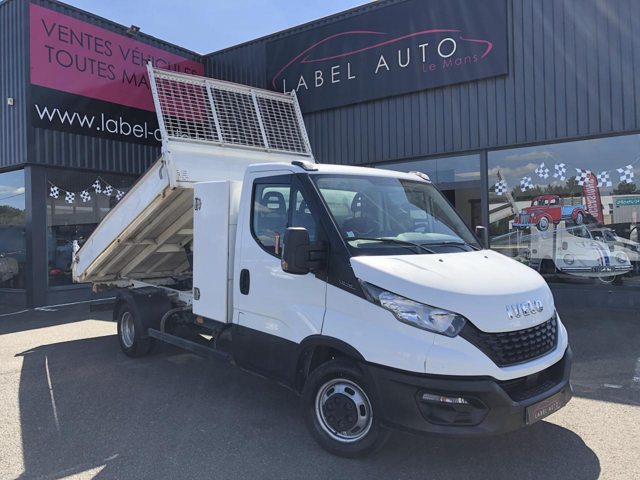 IVECO Daily 35C14 3T5 BENNE + COFFRE RJ 2.3L 140CH - Ladbil med tip: billede 2 IVECO Daily 35C14 3T5 BENNE + COFFRE RJ 2.3L 140CH - Ladbil med tip: billede 2