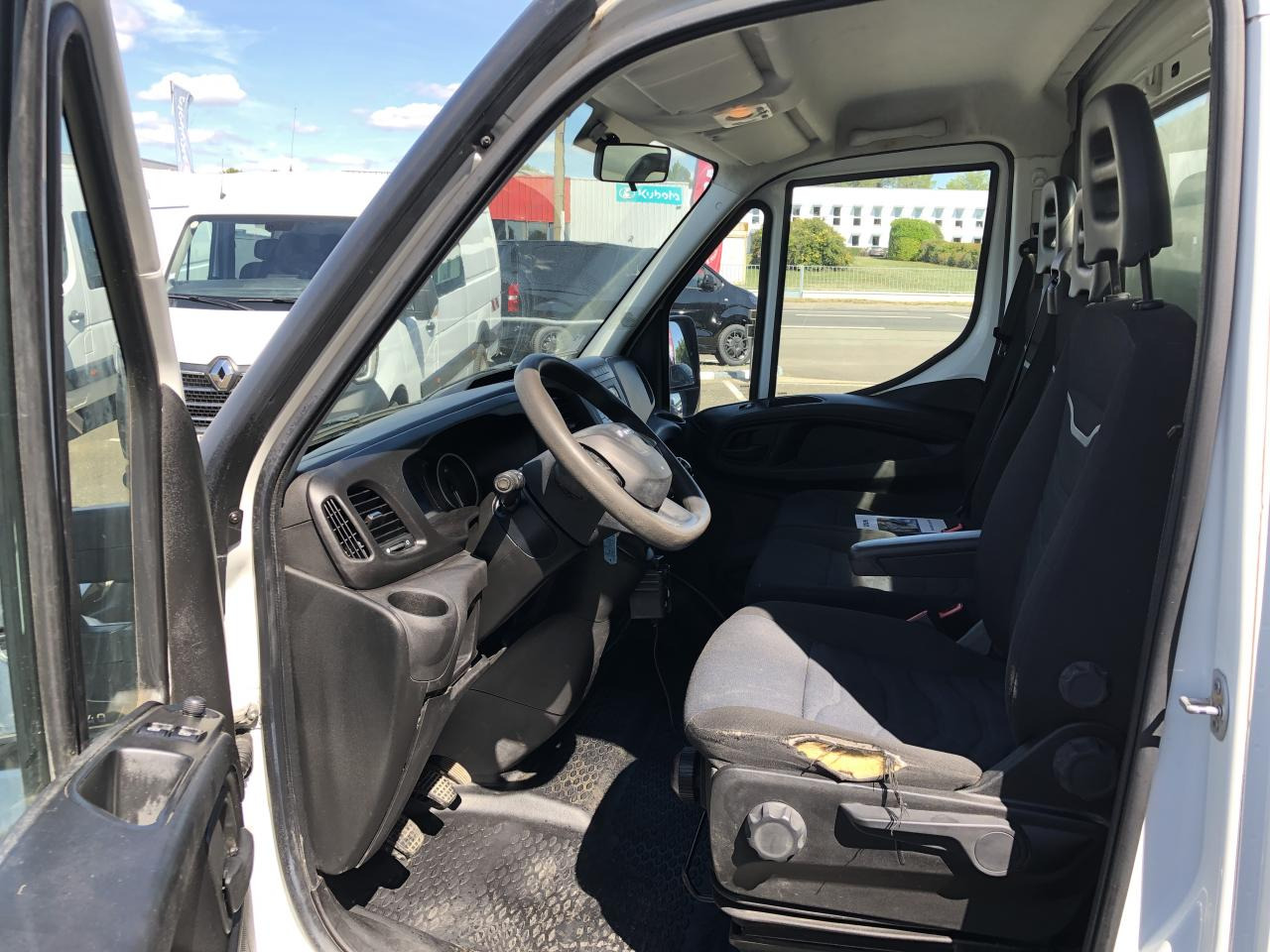 IVECO Daily 35C14 3T5 BENNE + COFFRE RJ 2.3L 140CH - Ladbil med tip: billede 5 IVECO Daily 35C14 3T5 BENNE + COFFRE RJ 2.3L 140CH - Ladbil med tip: billede 5