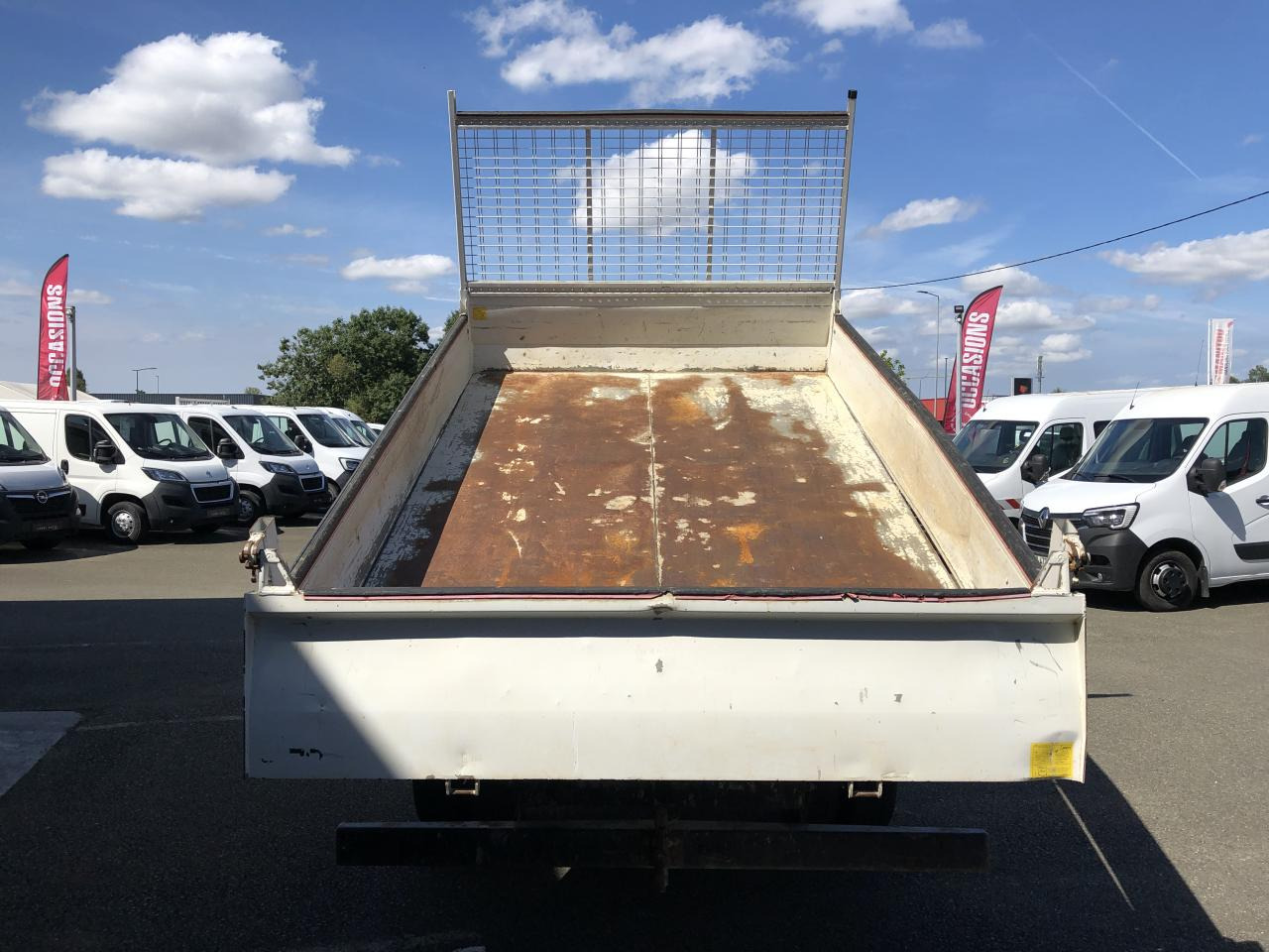IVECO Daily 35C14 3T5 BENNE + COFFRE RJ 2.3L 140CH - Ladbil med tip: billede 3 IVECO Daily 35C14 3T5 BENNE + COFFRE RJ 2.3L 140CH - Ladbil med tip: billede 3