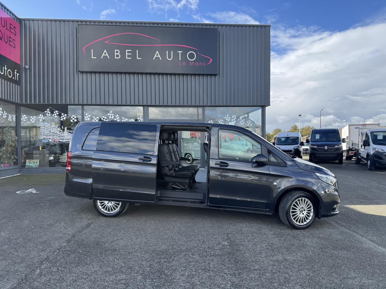 MERCEDES Vito MIXTO Extra Long 3.05t 119 CDI BlueEfficiency - BVA 9G-Tronic Propulsion MIXTO - BM 447 first - Varevogn: billede 1 MERCEDES Vito MIXTO Extra Long 3.05t 119 CDI BlueEfficiency - BVA 9G-Tronic Propulsion MIXTO - BM 447 first - Varevogn: billede 1