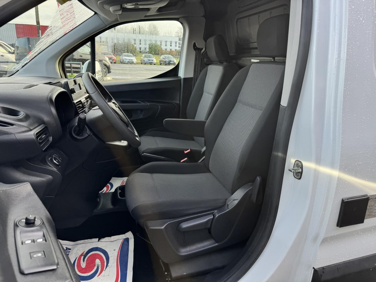 OPEL COMBO M 1.5 HDI 100CH FRIGORIFIQUE - Varevogn: billede 4 OPEL COMBO M 1.5 HDI 100CH FRIGORIFIQUE - Varevogn: billede 4