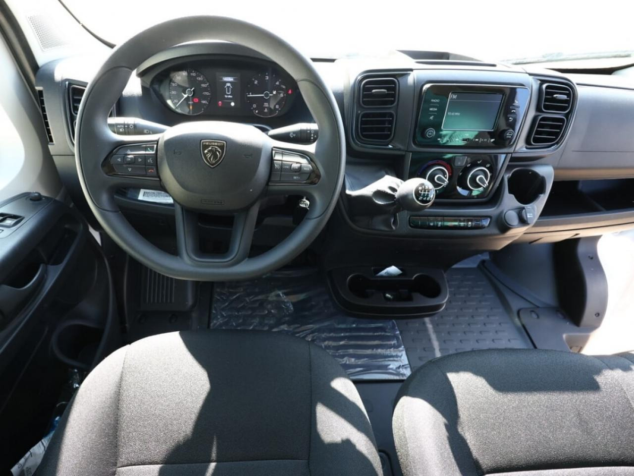 PEUGEOT Boxer 3.5t L4H2 2.2 HDi S&S Maxi - 180 III FOURGON TOLE Fourgon Tolé 435 L4H2 PHASE 3 - Varevogn: billede 3 PEUGEOT Boxer 3.5t L4H2 2.2 HDi S&S Maxi - 180 III FOURGON TOLE Fourgon Tolé 435 L4H2 PHASE 3 - Varevogn: billede 3