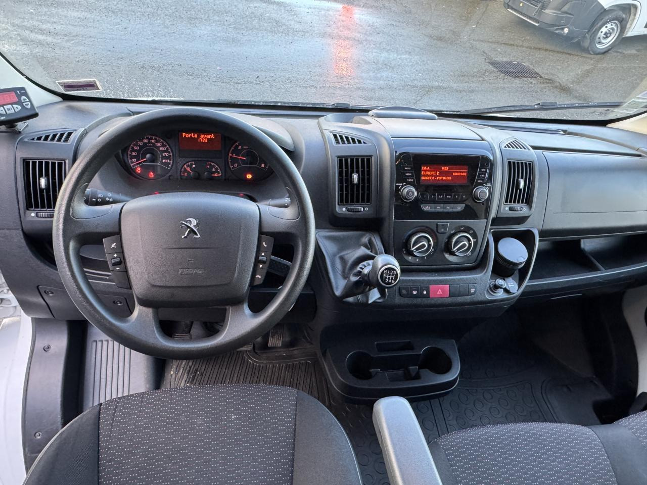 PEUGEOT Boxer Asphalt 330 L2H2 2.2 BlueHDi S&S - 140 ch Fourgon Tolé Frigorifique - Varevogn: billede 5 PEUGEOT Boxer Asphalt 330 L2H2 2.2 BlueHDi S&S - 140 ch Fourgon Tolé Frigorifique - Varevogn: billede 5