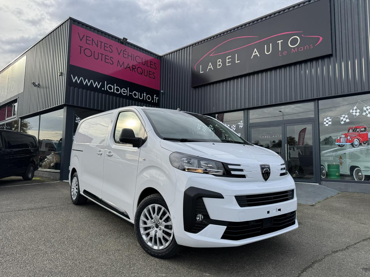 PEUGEOT Expert M 2.0 BlueHDi - 180 S&S - BV EAT8 III FOURGON Fourgon PHASE 2 - Varevogn: billede 4 PEUGEOT Expert M 2.0 BlueHDi - 180 S&S - BV EAT8 III FOURGON Fourgon PHASE 2 - Varevogn: billede 4