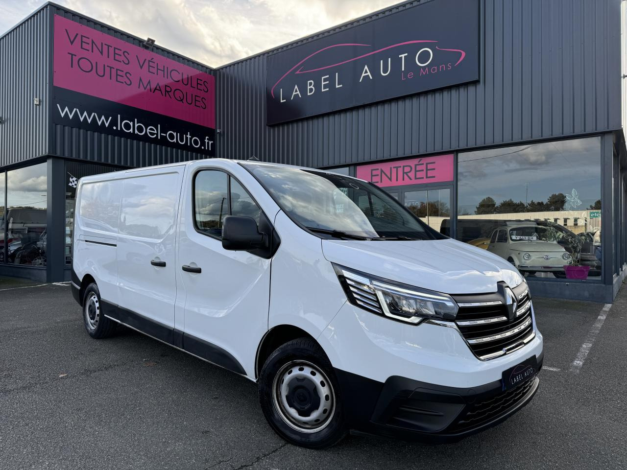 RENAULT Trafic L2H1 3000 Kg 2.0 Blue dCi - 130 III FOURGON Fourgon Grand Confort L2H1 PHASE 3 - Varevogn: billede 1 RENAULT Trafic L2H1 3000 Kg 2.0 Blue dCi - 130 III FOURGON Fourgon Grand Confort L2H1 PHASE 3 - Varevogn: billede 1