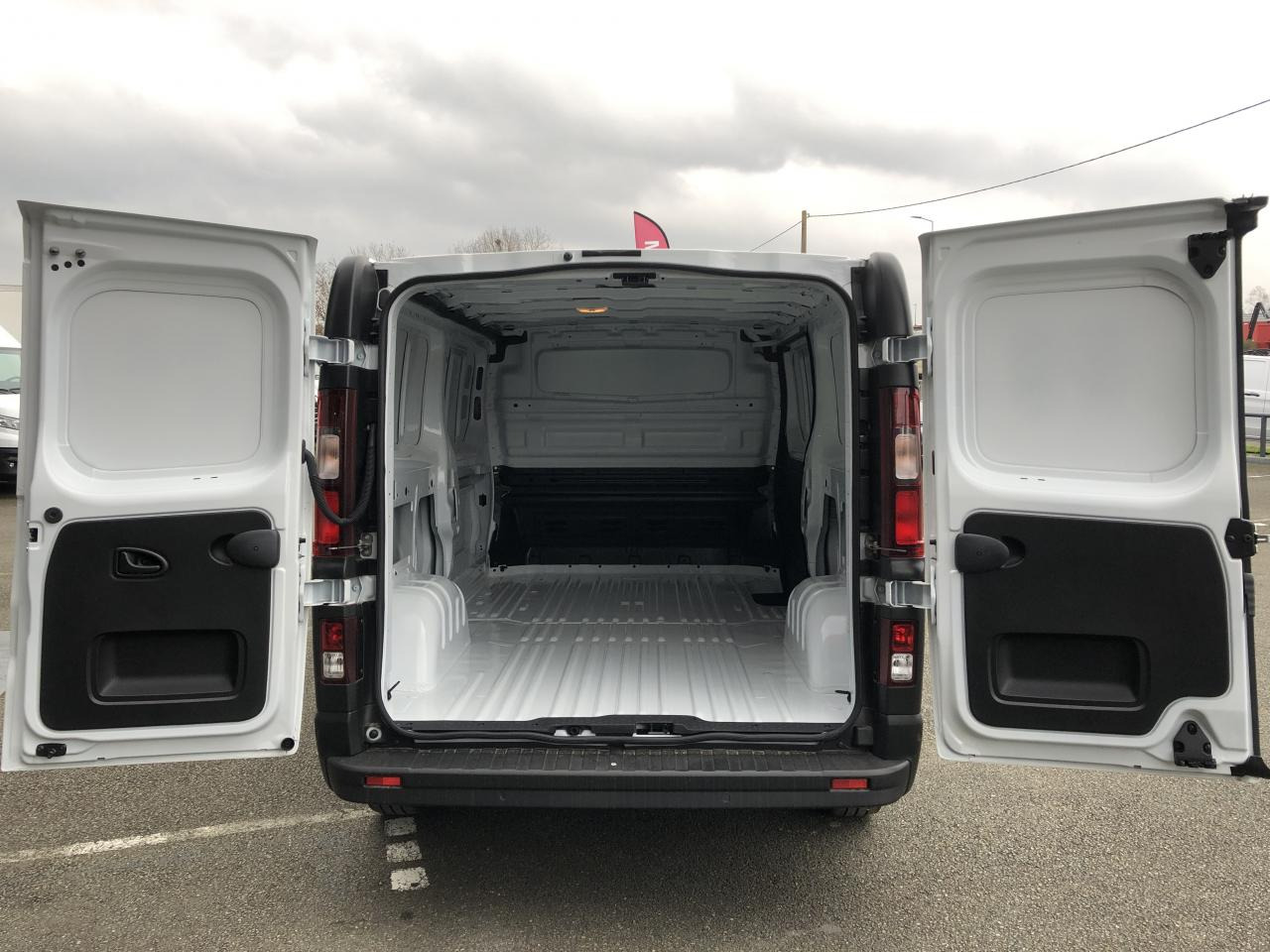 RENAULT Trafic L2H1 3000 Kg 2.0 Blue dCi 170ch ADVANCE - Varevogn: billede 3 RENAULT Trafic L2H1 3000 Kg 2.0 Blue dCi 170ch ADVANCE - Varevogn: billede 3