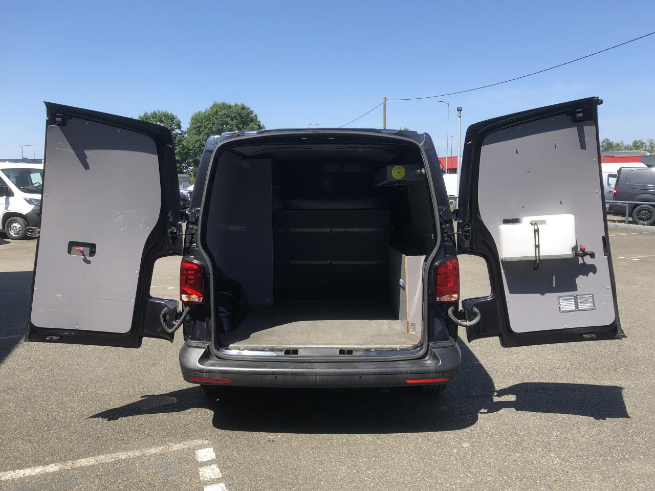 VOLKSWAGEN transporter 2.8T L1H1 2.0 TDI 150CH BUSINESS DSG7 - Varevogn: billede 2 VOLKSWAGEN transporter 2.8T L1H1 2.0 TDI 150CH BUSINESS DSG7 - Varevogn: billede 2