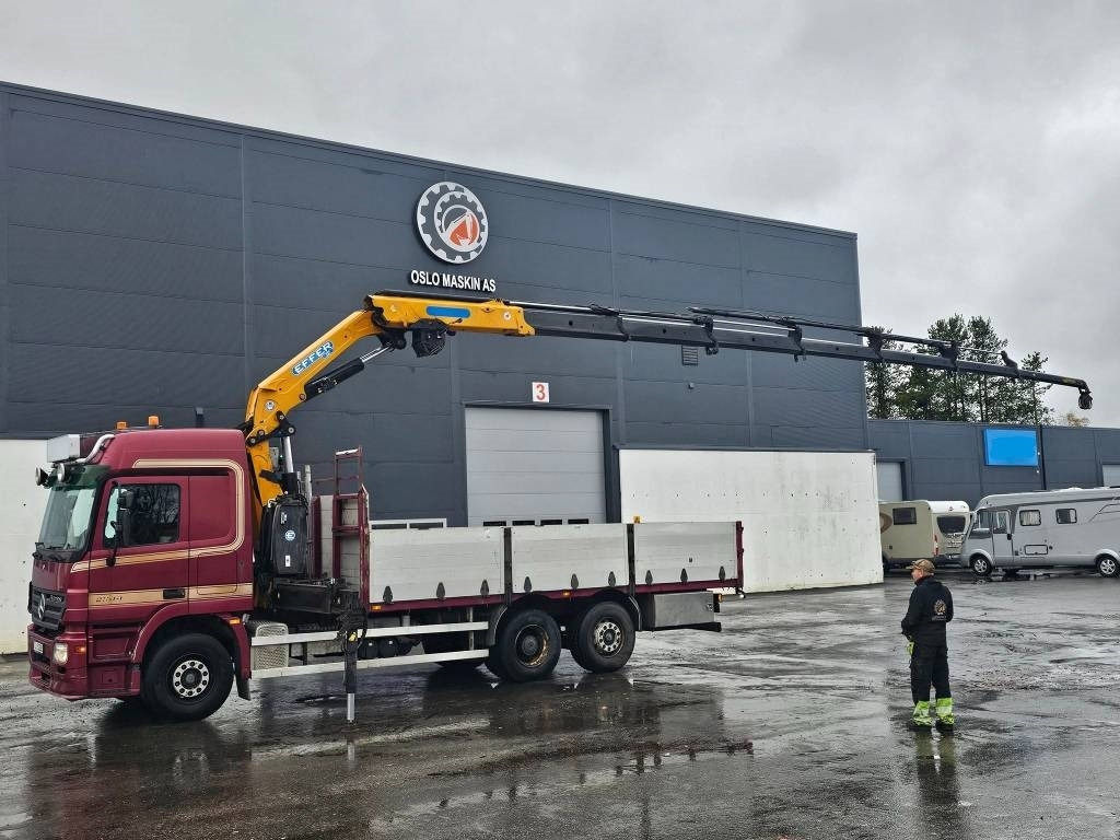 Mercedes-Benz Actros 2544 - Lastbil med kran: billede 2 Mercedes-Benz Actros 2544 - Lastbil med kran: billede 2