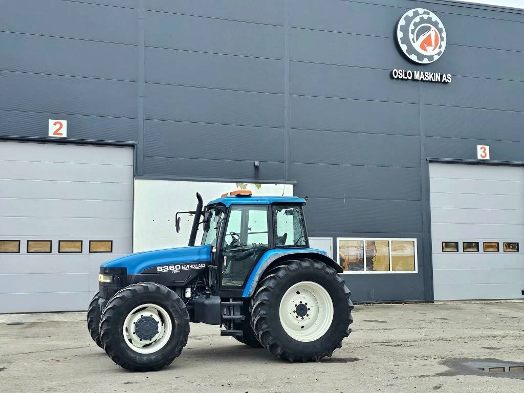 New Holland 8360 DT - Traktor: billede 2 New Holland 8360 DT - Traktor: billede 2