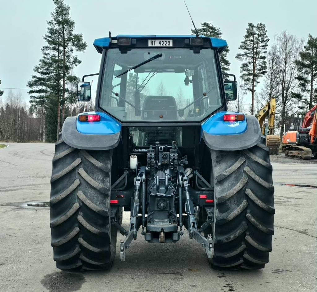 New Holland 8360 DT - Traktor: billede 5 New Holland 8360 DT - Traktor: billede 5