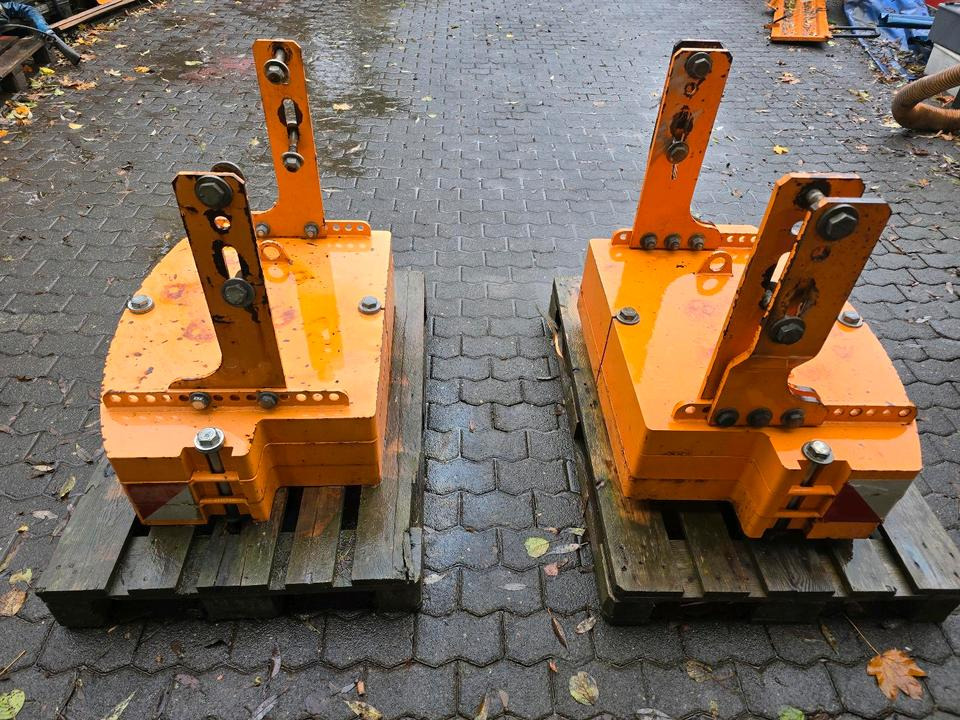 Heckgewicht Unimog 405 U400 U 300 500 400 318 423 427 429 430 530 527 535 Kontergewicht Mulag Mähausleger Böschungsmulcher Dücker - Vægtklods: billede 1 Heckgewicht Unimog 405 U400 U 300 500 400 318 423 427 429 430 530 527 535 Kontergewicht Mulag Mähausleger Böschungsmulcher Dücker - Vægtklods: billede 1