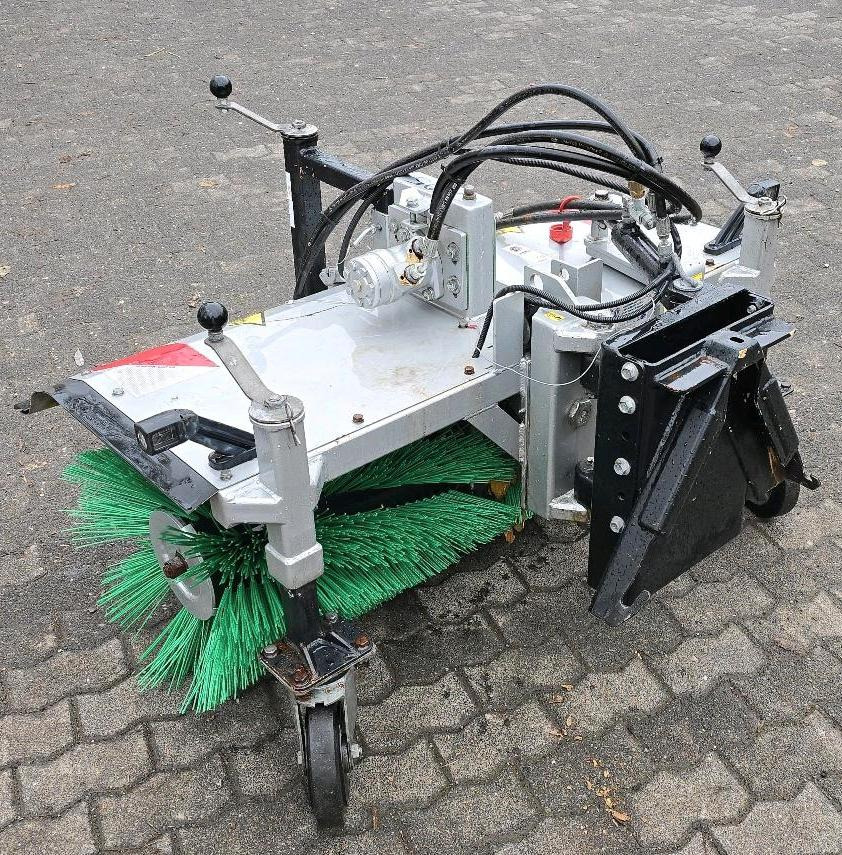 KIF CM 1600 Kehrmaschine Straßenkehrmaschine Kehrbesen für Multicar Tremo Iseki Kubota - Børste til fejemaskiner: billede 1 KIF CM 1600 Kehrmaschine Straßenkehrmaschine Kehrbesen für Multicar Tremo Iseki Kubota - Børste til fejemaskiner: billede 1