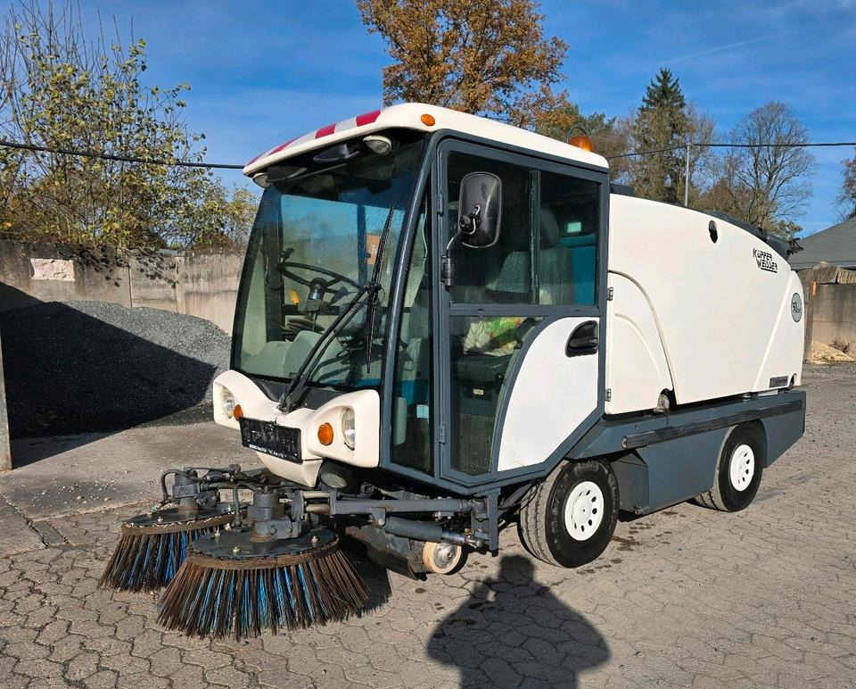 Küpper-Weisser Boschung Compact 50 Kehrmaschine Straßenkehrmaschine Kehreinheit Straßenreiniger - Fejebil: billede 1 Küpper-Weisser Boschung Compact 50 Kehrmaschine Straßenkehrmaschine Kehreinheit Straßenreiniger - Fejebil: billede 1