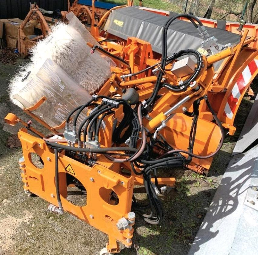 Schmidt RPS-H Leitpfostenwaschgerät für Unimog 405/10 405/12 U400 300 400 500 UGN UGE Mulag Mercedes-Benz 318 218 423 427 429 430 - Børste til fejemaskiner: billede 2 Schmidt RPS-H Leitpfostenwaschgerät für Unimog 405/10 405/12 U400 300 400 500 UGN UGE Mulag Mercedes-Benz 318 218 423 427 429 430 - Børste til fejemaskiner: billede 2