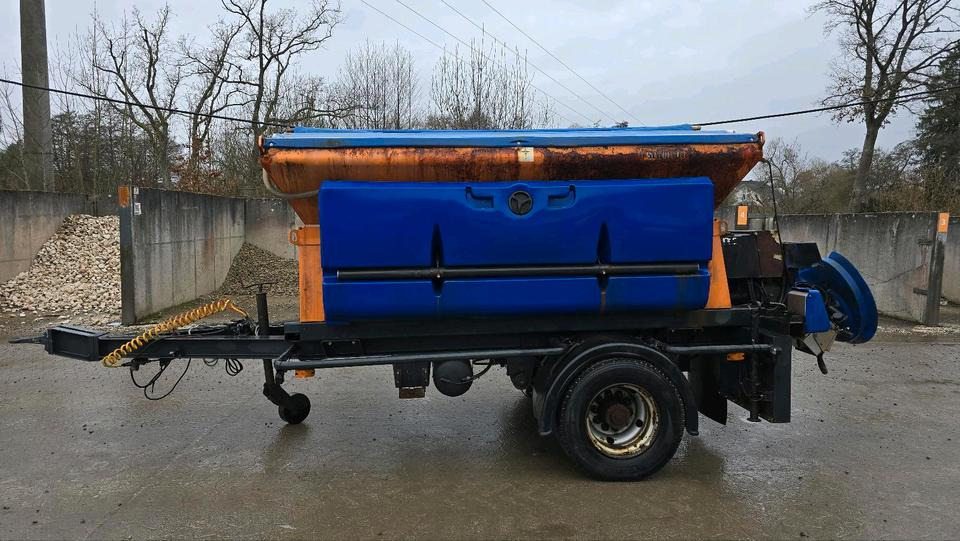 Schmidt Stratos B35-30 AWCLN-490 3,5m3 Salzstreuanhänger Bandstreuer Streuanhänger IMSSF Salzstreuer Winterdienst Streuautomat Streusilo Solestreuer - Sand-/ Saltspreder: billede 3 Schmidt Stratos B35-30 AWCLN-490 3,5m3 Salzstreuanhänger Bandstreuer Streuanhänger IMSSF Salzstreuer Winterdienst Streuautomat Streusilo Solestreuer - Sand-/ Saltspreder: billede 3