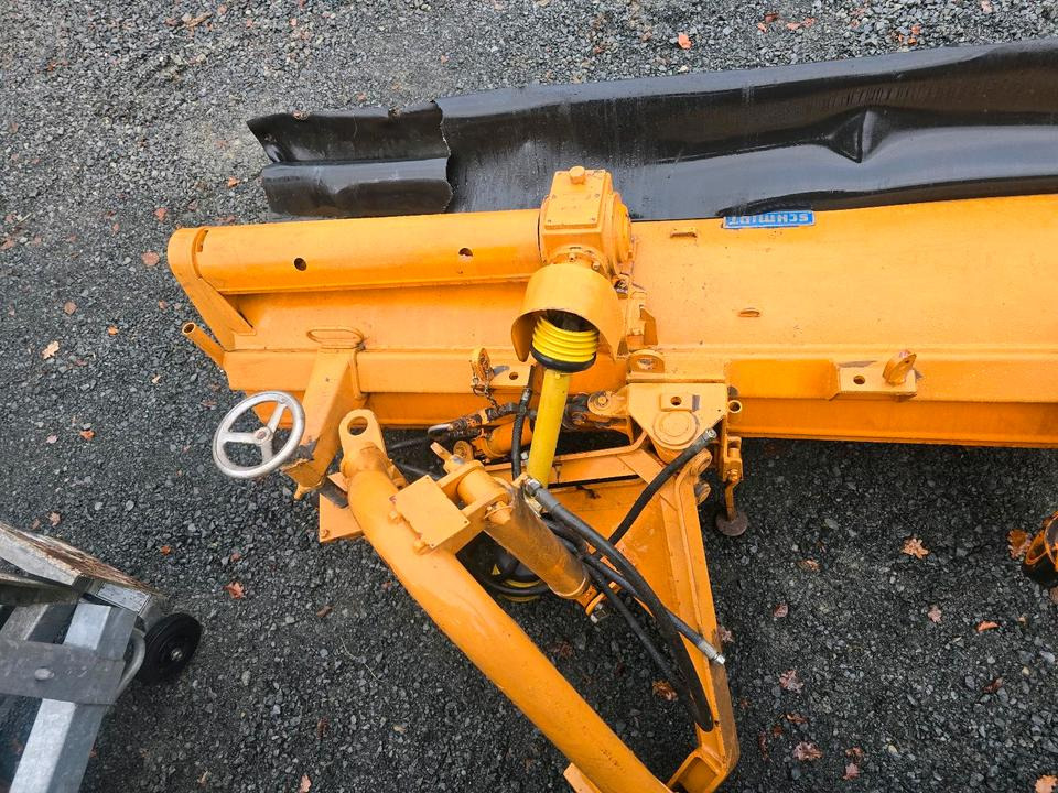 Schmidt VKS Kehrmaschine Straßenkehrmaschine Frontkehrmaschine Kehrbesen für Radlader Unimog Traktor - Børste til fejemaskiner: billede 3 Schmidt VKS Kehrmaschine Straßenkehrmaschine Frontkehrmaschine Kehrbesen für Radlader Unimog Traktor - Børste til fejemaskiner: billede 3