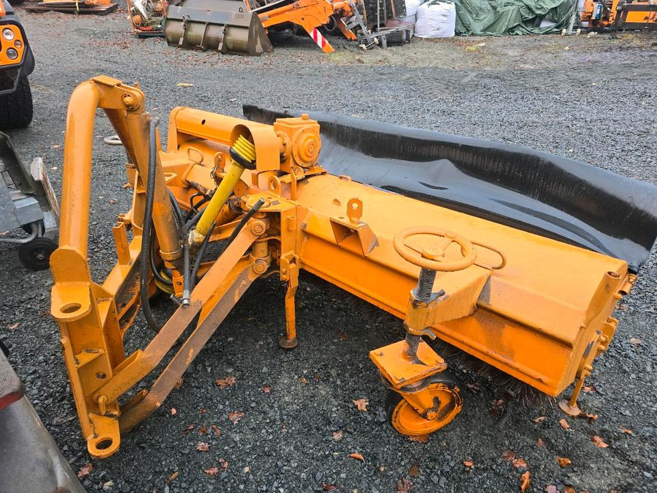 Schmidt VKS Kehrmaschine Straßenkehrmaschine Frontkehrmaschine Kehrbesen für Radlader Unimog Traktor - Børste til fejemaskiner: billede 2 Schmidt VKS Kehrmaschine Straßenkehrmaschine Frontkehrmaschine Kehrbesen für Radlader Unimog Traktor - Børste til fejemaskiner: billede 2
