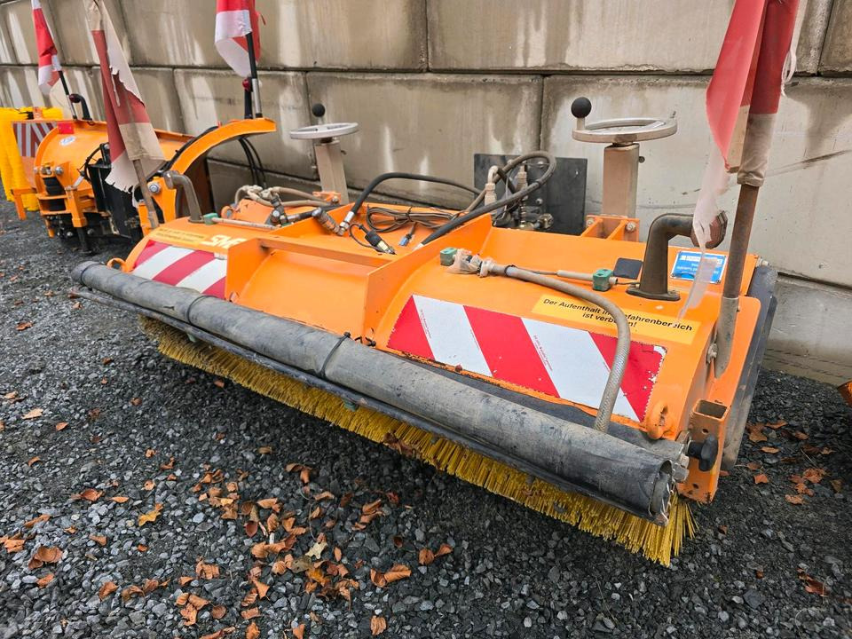 Sobernheimer FKM 1.8F Kehrmaschine für Multicar Straßenkehrmaschine Kehrbesen für Multicar Tremo Iseki Kubota - Børste til fejemaskiner: billede 4 Sobernheimer FKM 1.8F Kehrmaschine für Multicar Straßenkehrmaschine Kehrbesen für Multicar Tremo Iseki Kubota - Børste til fejemaskiner: billede 4