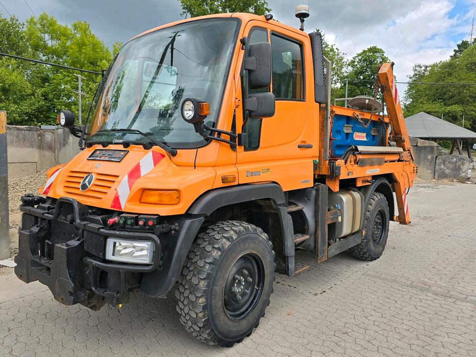 Unimog 405/10 U300 Bluetec 5 Mercedes-Benz U 300 UGE UGN mit Jotha Absetzkipper combi con 4518 Absetzer - Snerydningsmaskine: billede 3 Unimog 405/10 U300 Bluetec 5 Mercedes-Benz U 300 UGE UGN mit Jotha Absetzkipper combi con 4518 Absetzer - Snerydningsmaskine: billede 3