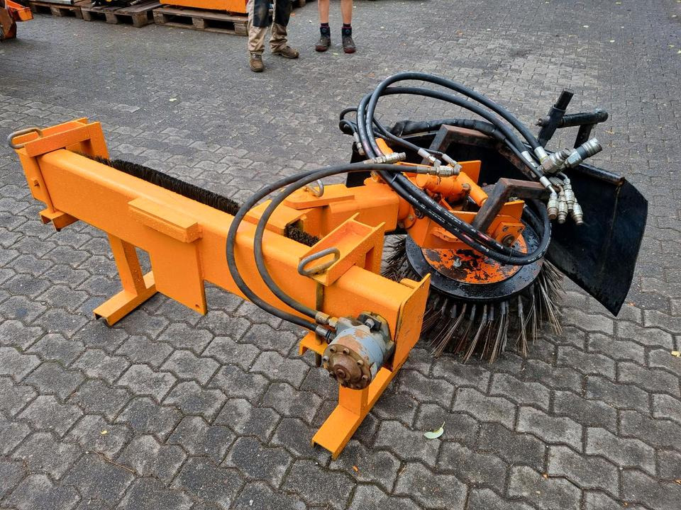 Wildkrautbürste passend für Multicar Tremo Ladog Mulag Unkrautbekämpfung Dücket Fiedler Wildkrautbesen Kehrmaschine Hansa Fendt unimog - Børste til fejemaskiner: billede 3 Wildkrautbürste passend für Multicar Tremo Ladog Mulag Unkrautbekämpfung Dücket Fiedler Wildkrautbesen Kehrmaschine Hansa Fendt unimog - Børste til fejemaskiner: billede 3